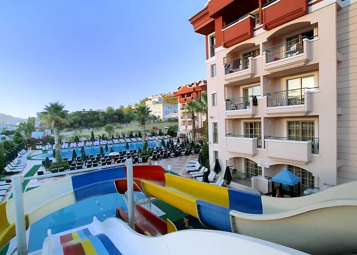 מלון דירות Club Aida 4*