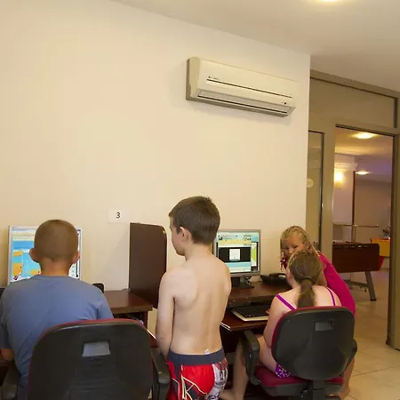 阿依达俱乐部酒店 4* 马尔马里斯