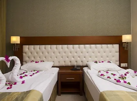 阿依达俱乐部酒店 公寓式酒店 马尔马里斯